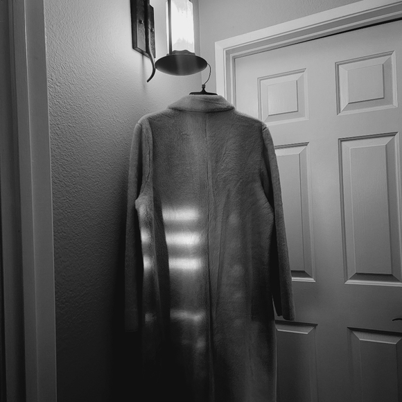 Magashoni Faux fur Coat - Picture 8 of 17